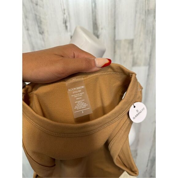 Brown tank top - Picture 6 of 7